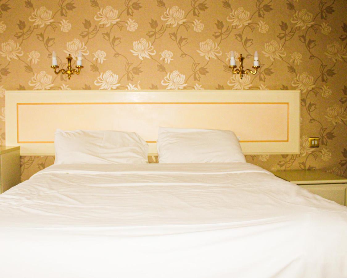 Consort Hotel Rotherham Buitenkant foto